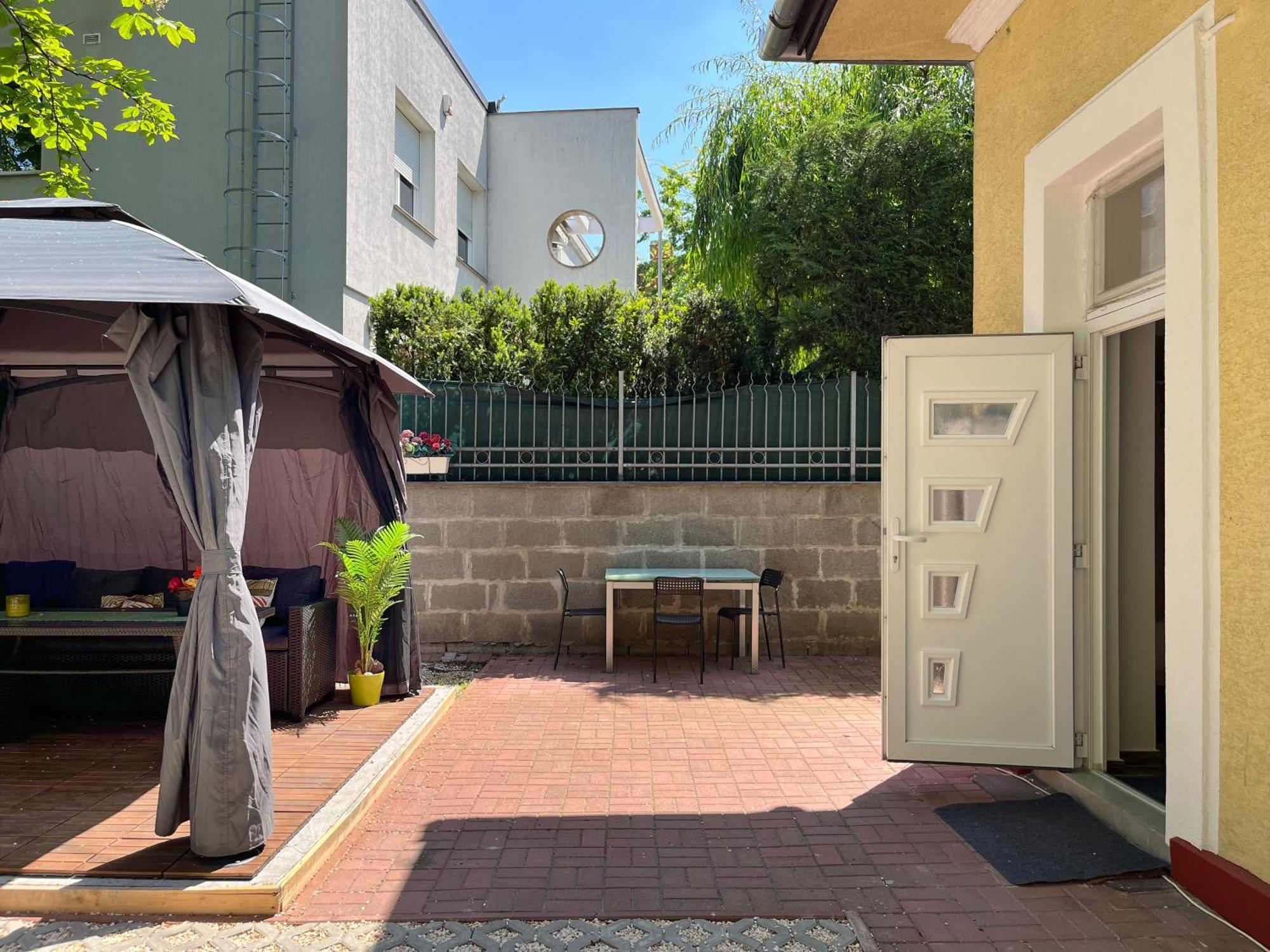 Ferienwohnung Brand New Garden Flat / Free Parking Budapest Exterior foto