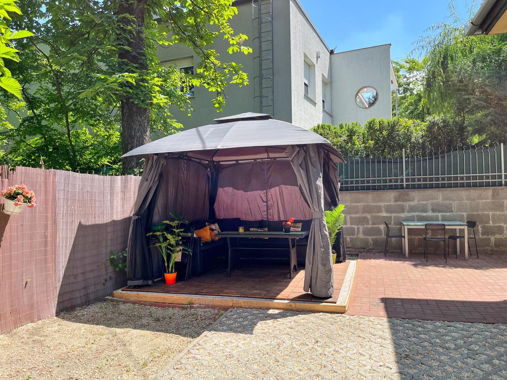 Ferienwohnung Brand New Garden Flat / Free Parking Budapest Exterior foto